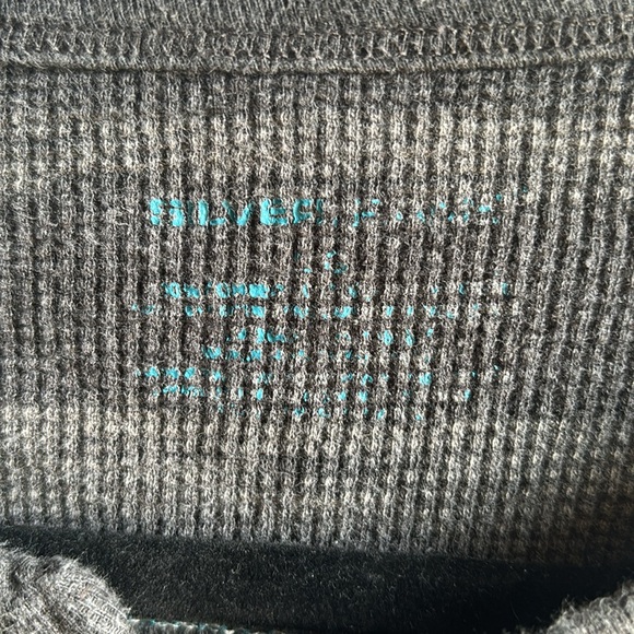 Silver Jeans Henley (Men’s L) - Picture 3 of 4